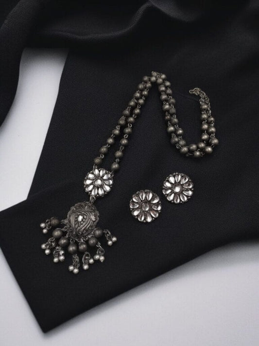 Silver Look Best Floral Pendant Necklace – Long Chain for Festival Wear